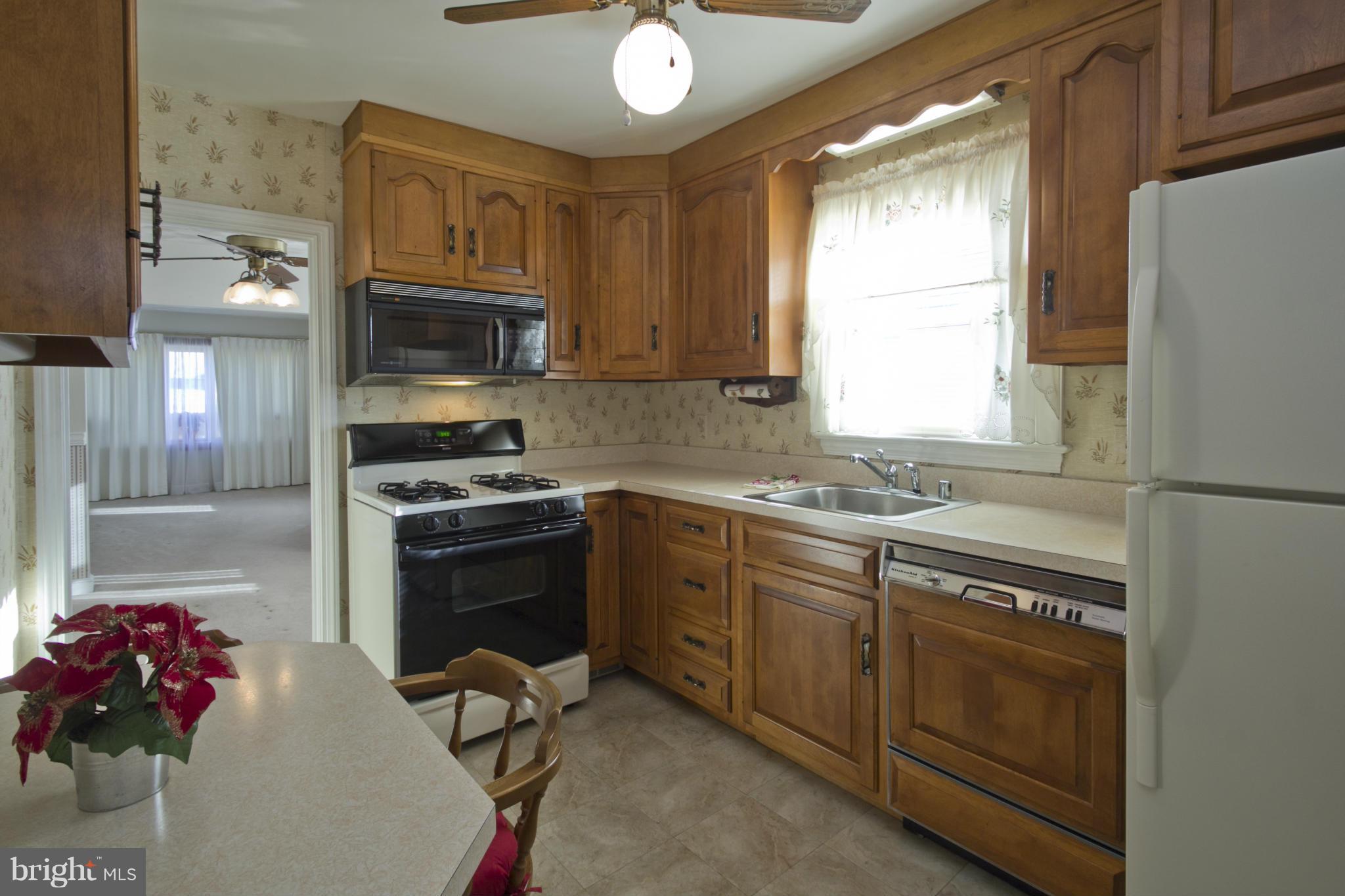 COLONIAL DRIVE - Residential