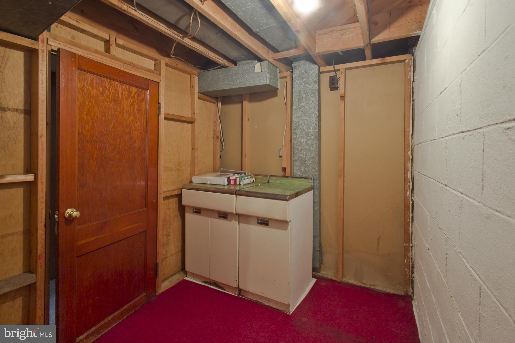 COLONIAL DRIVE - Residential