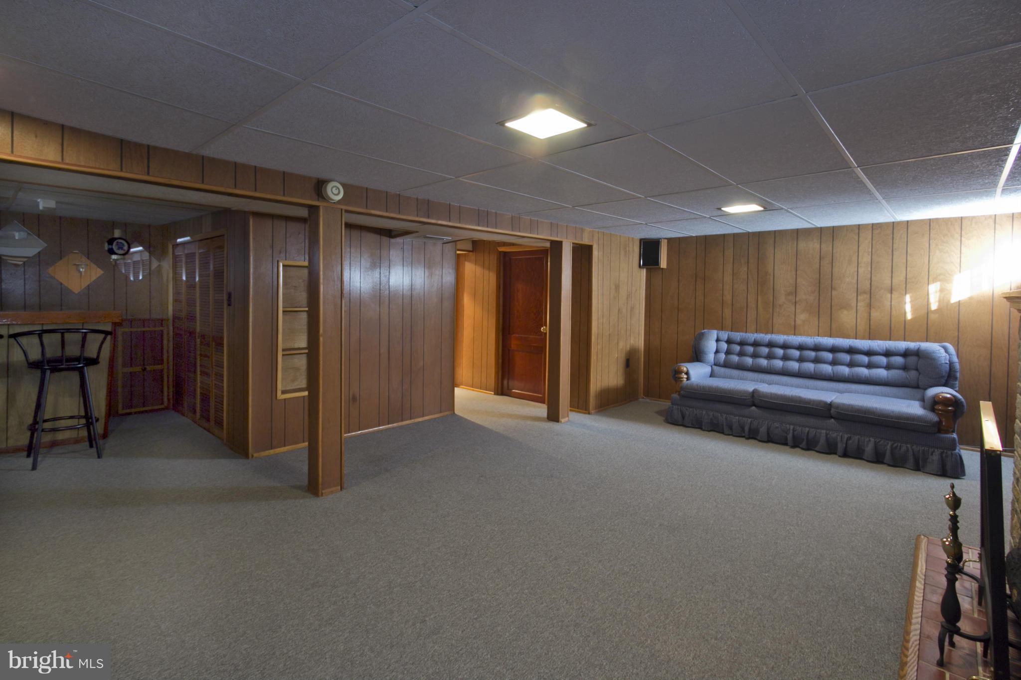 COLONIAL DRIVE - Residential