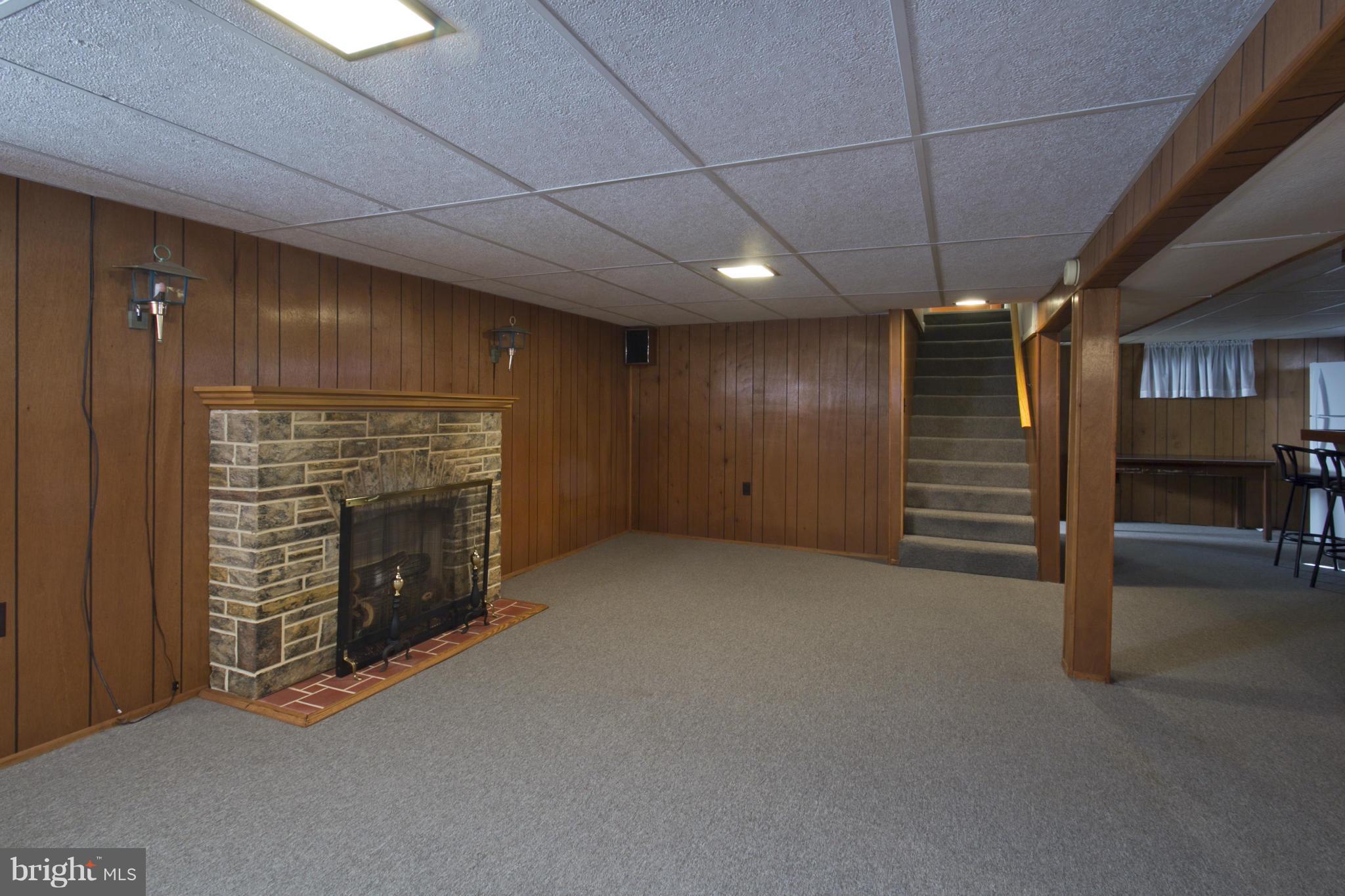 COLONIAL DRIVE - Residential