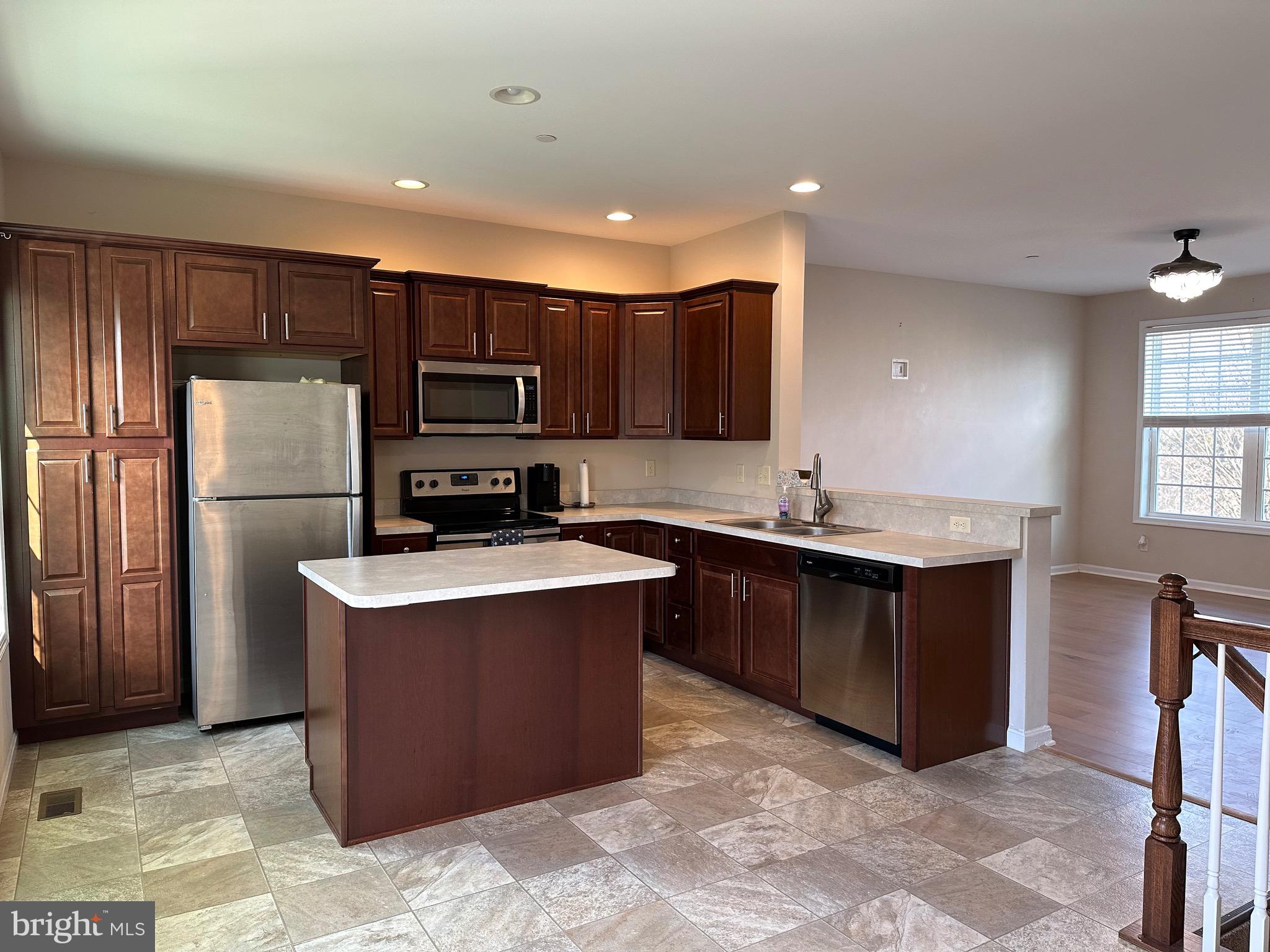 CAMBRIDGE CROSSING - Residential