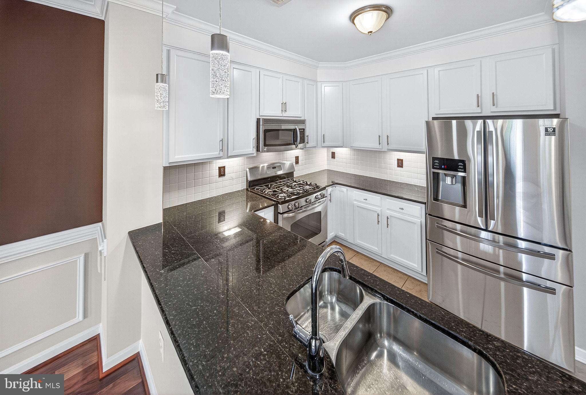 15825 JOHN DISKIN CIRCLE