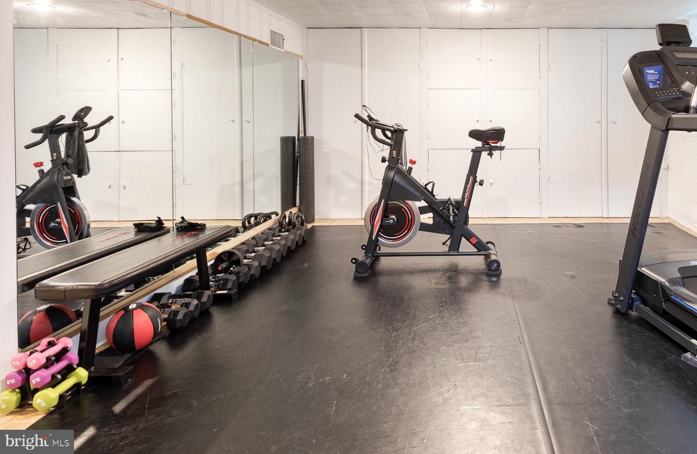 ROLAND PARK - Residential