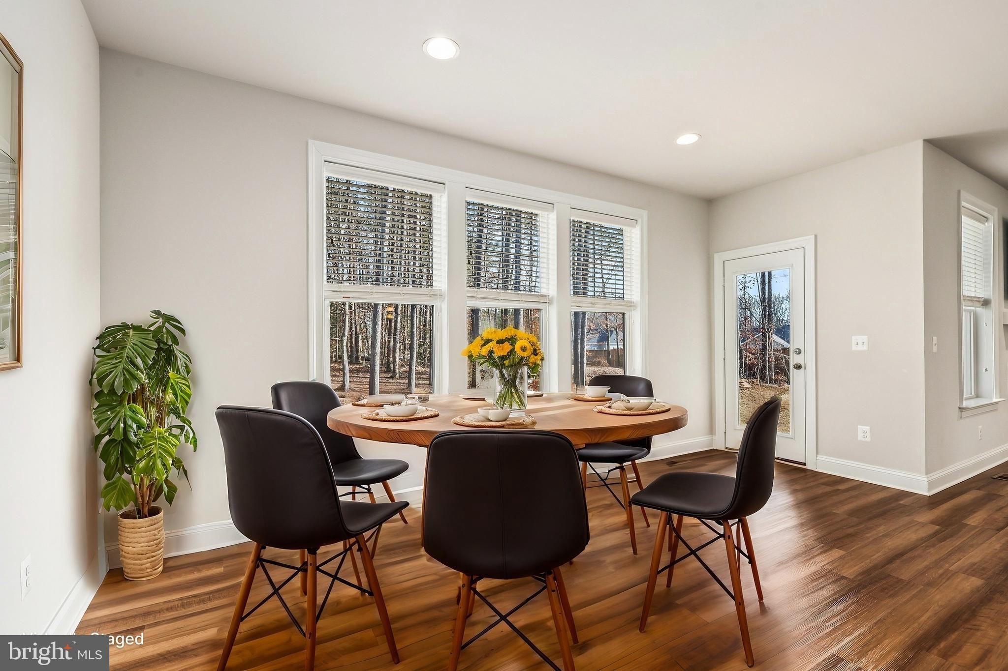 CARTER'S GROVE - Residential