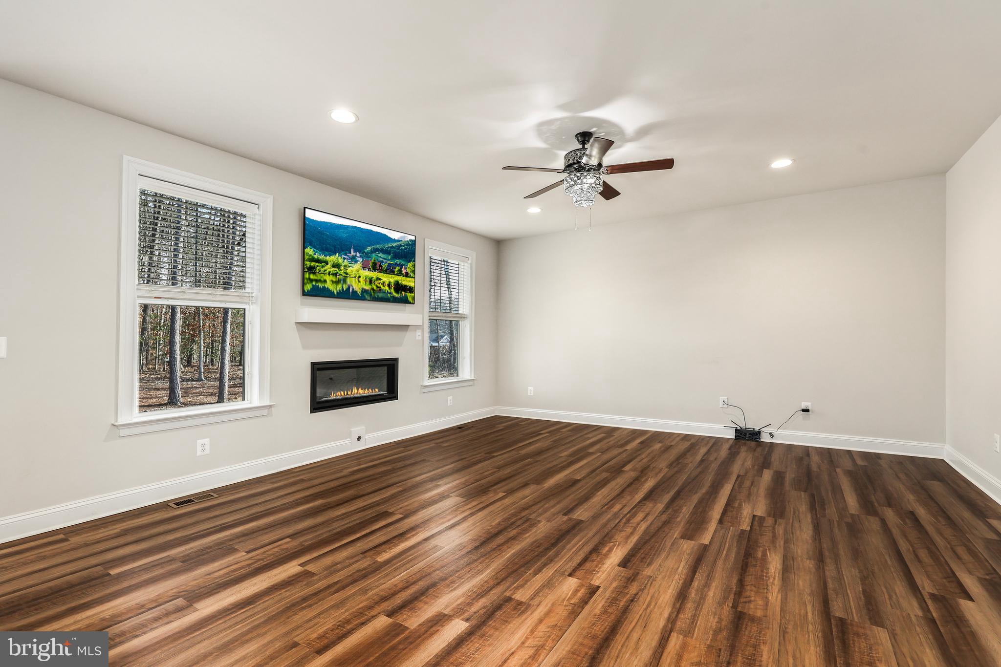 CARTER'S GROVE - Residential