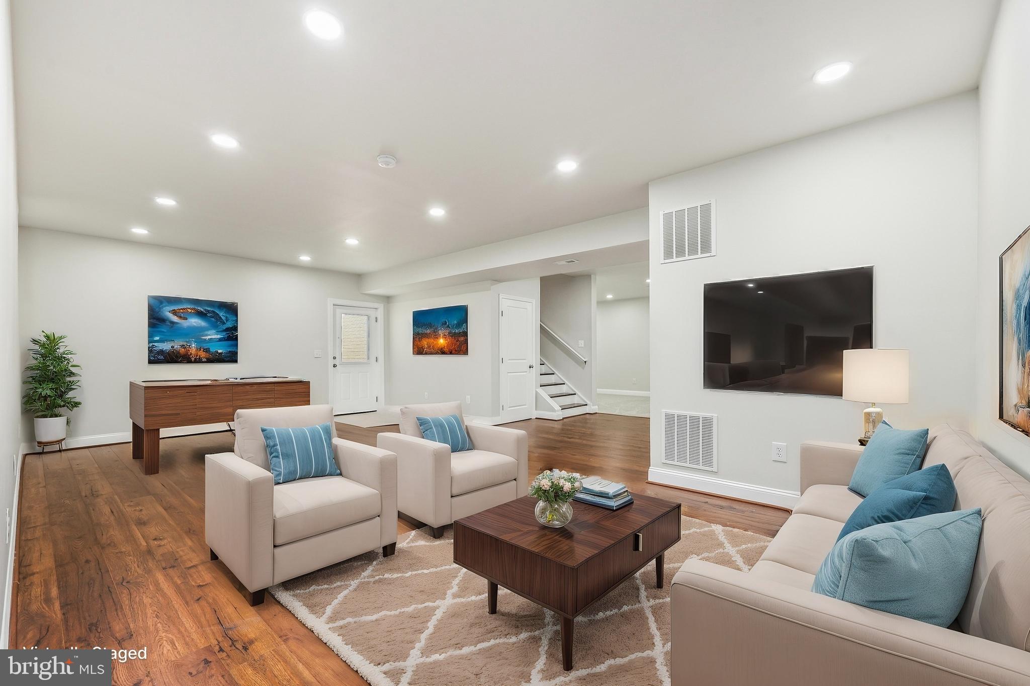 CARTER'S GROVE - Residential