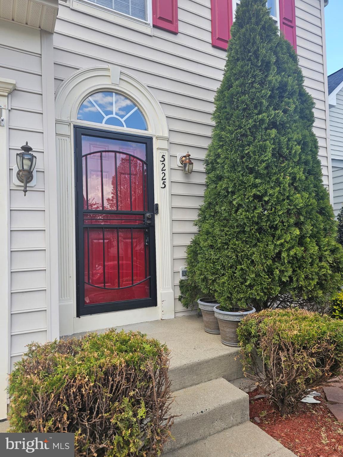 5225 WINDBREAK DRIVE