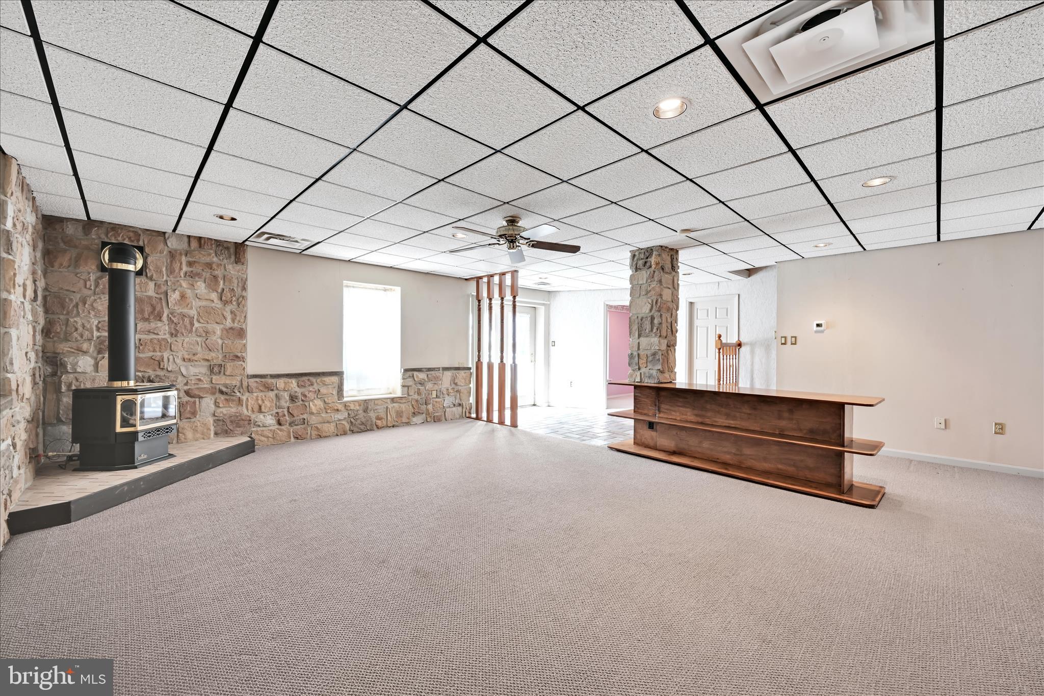 MANOR OAKS - Residential