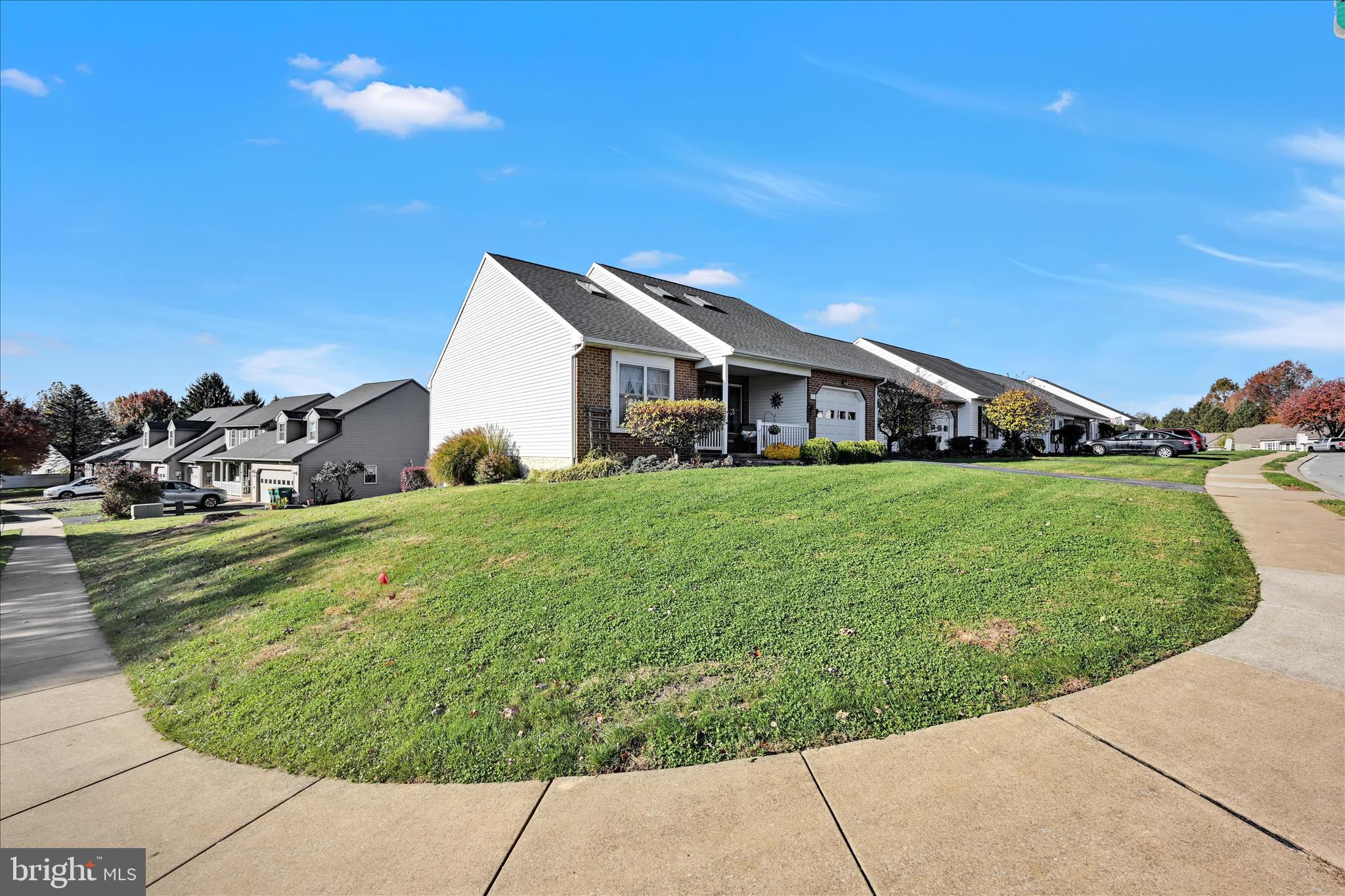 MANOR OAKS - Residential