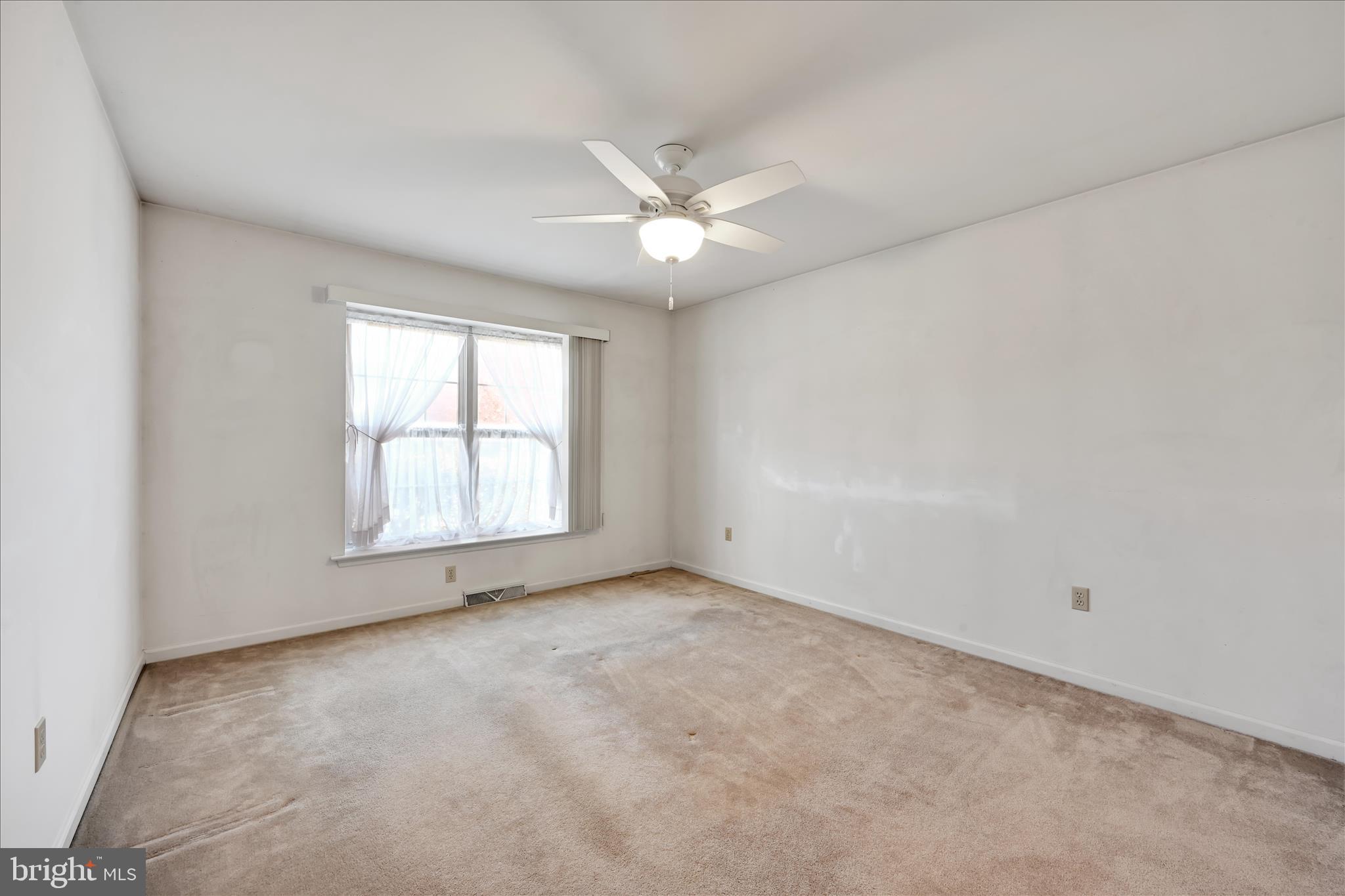 MANOR OAKS - Residential