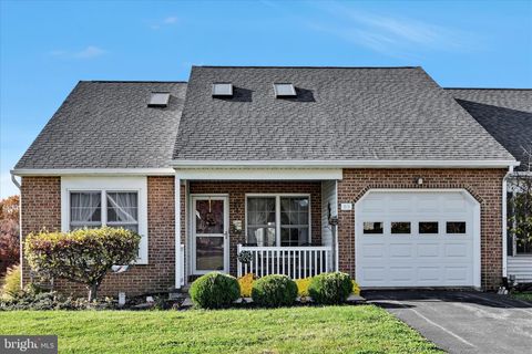 Photo of 53 Knollwood Road, MILLERSVILLE, PA 17551 (MLS # PALA2078928)