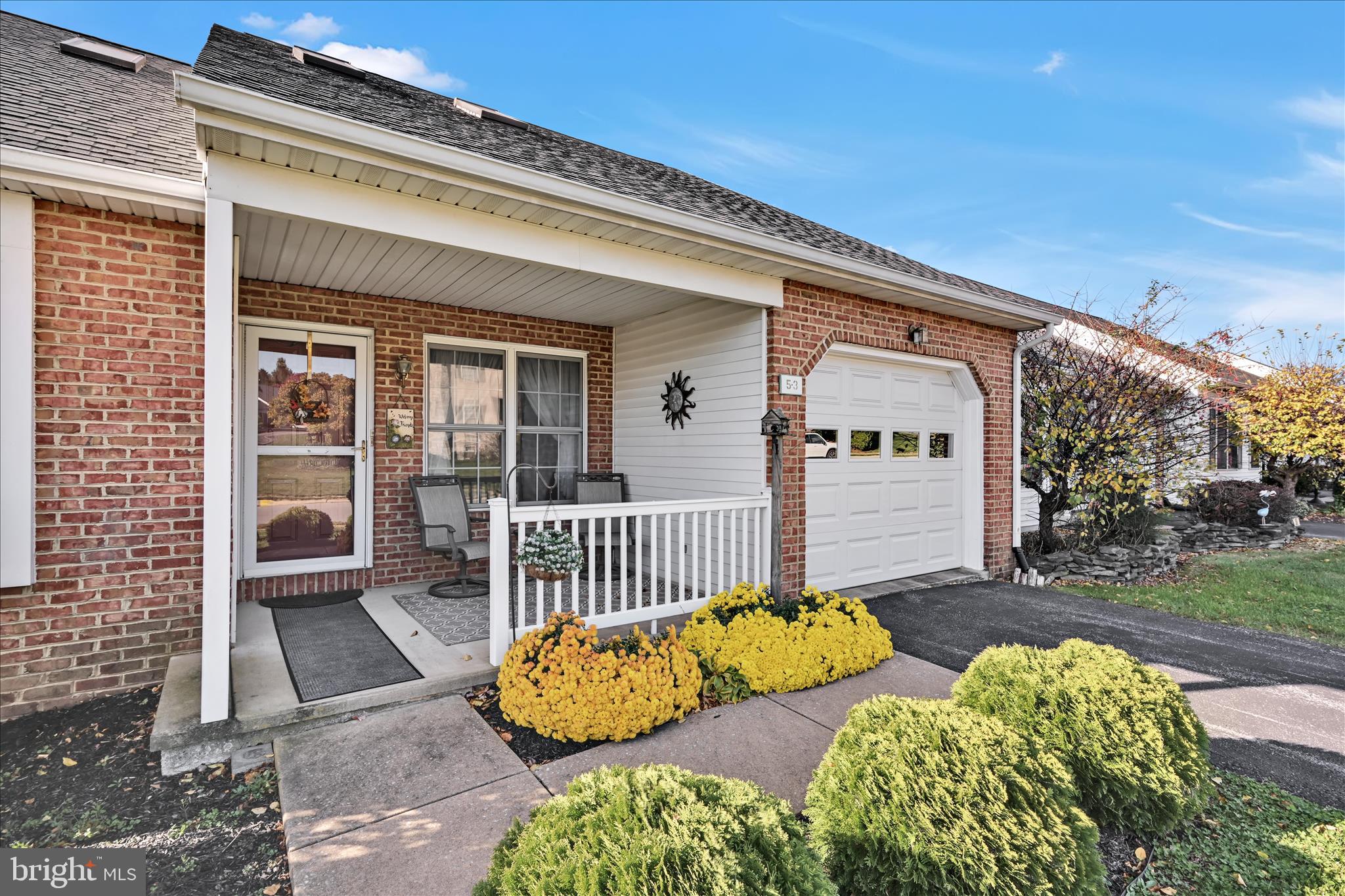 MANOR OAKS - Residential