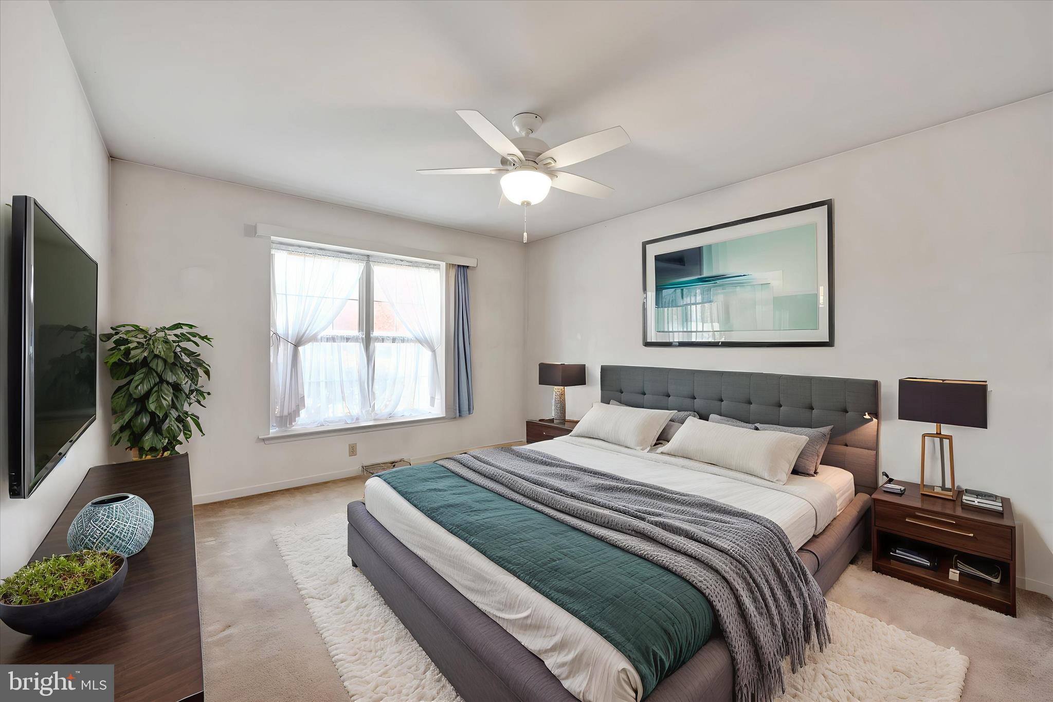 MANOR OAKS - Residential