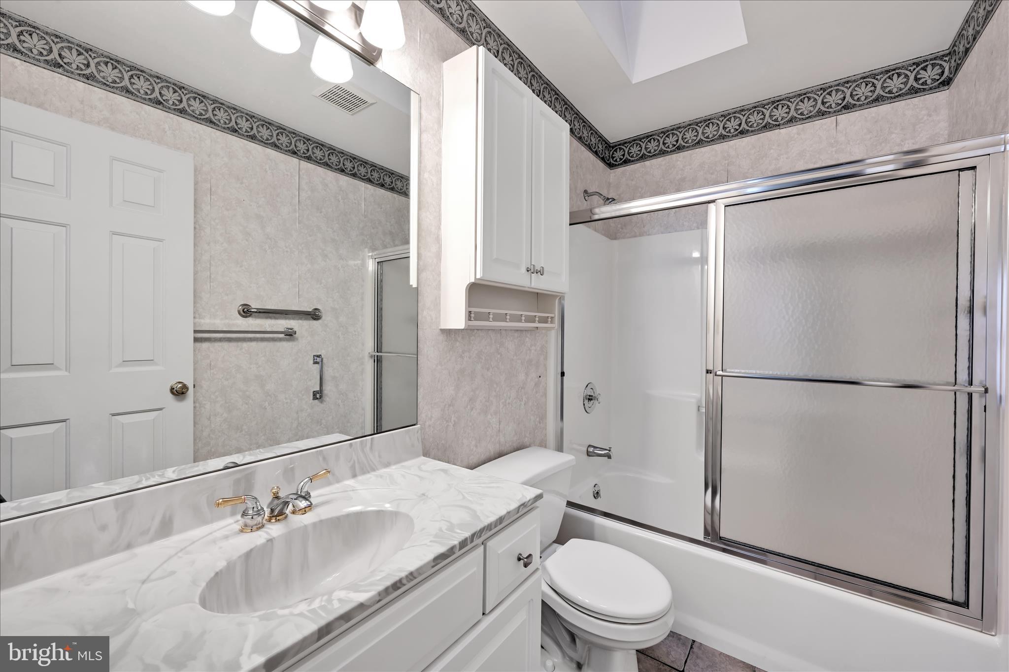 MANOR OAKS - Residential