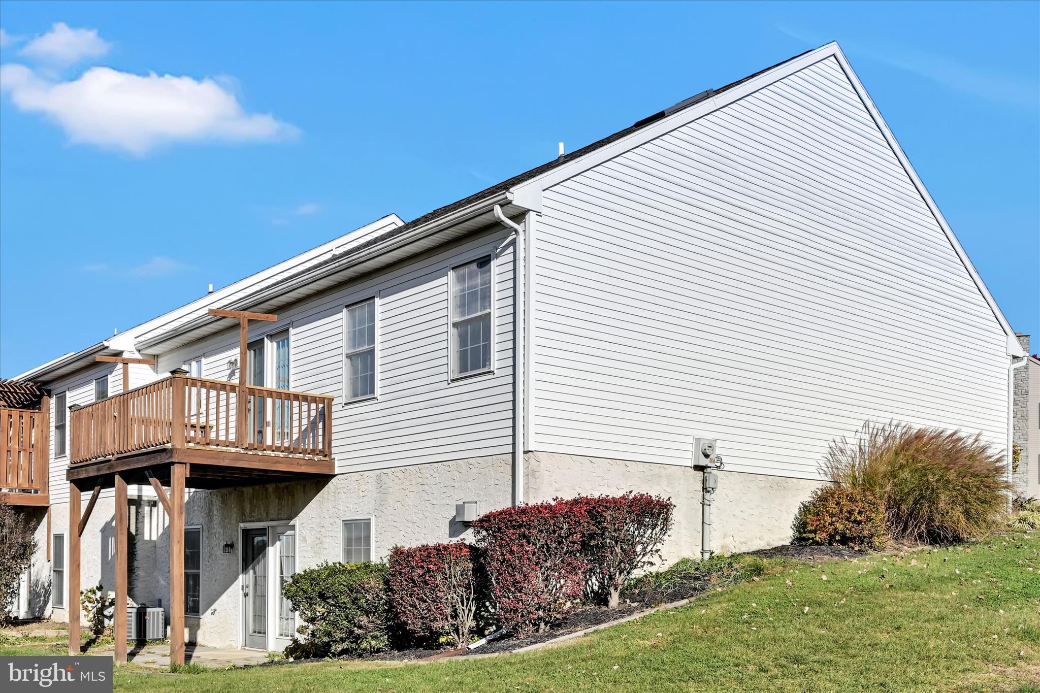 MANOR OAKS - Residential