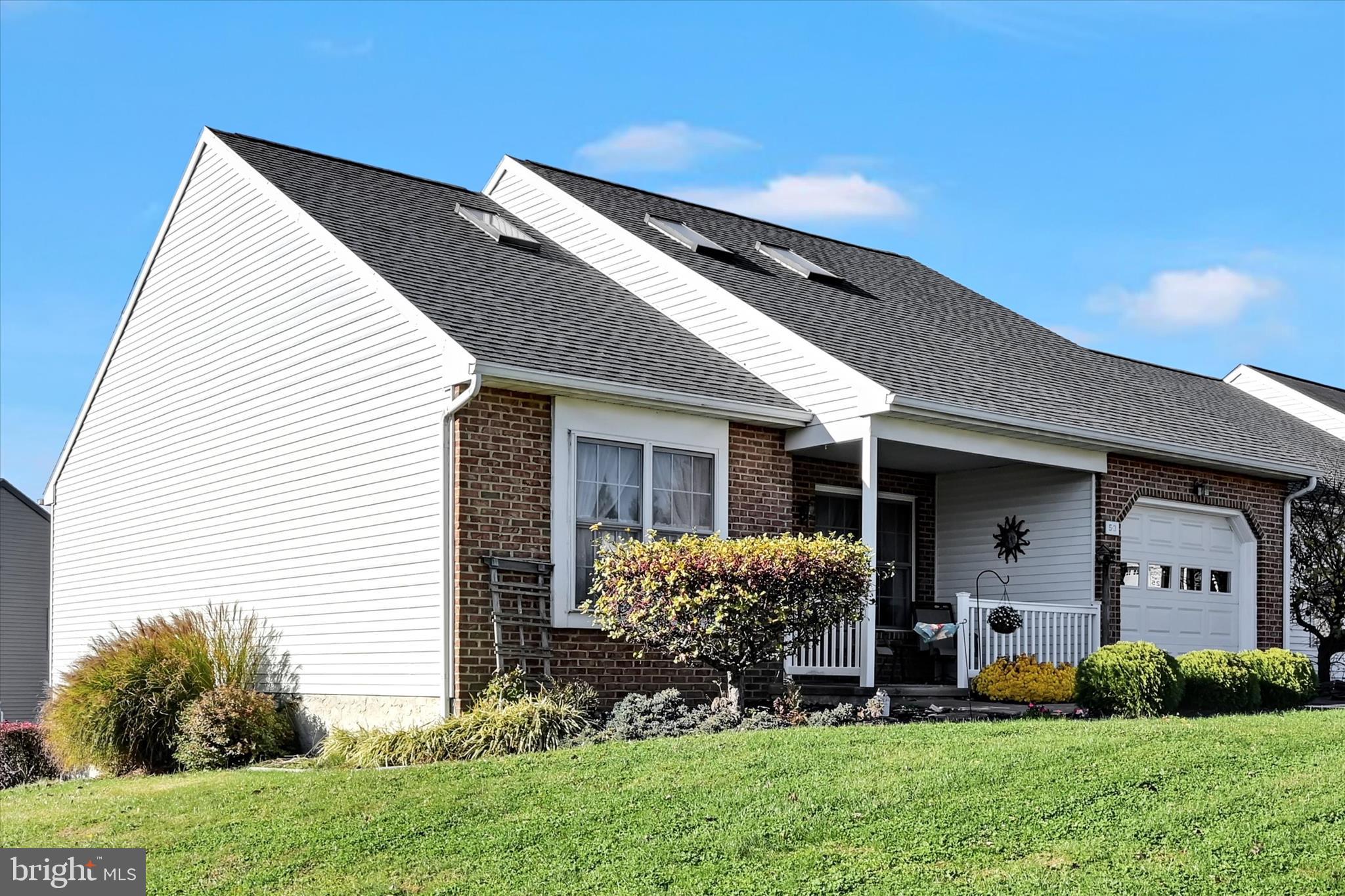 MANOR OAKS - Residential