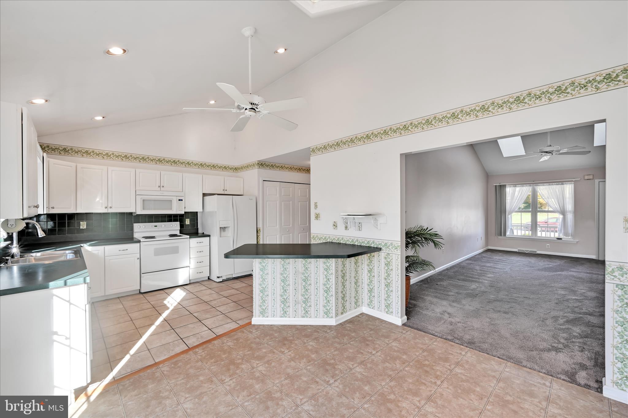 MANOR OAKS - Residential