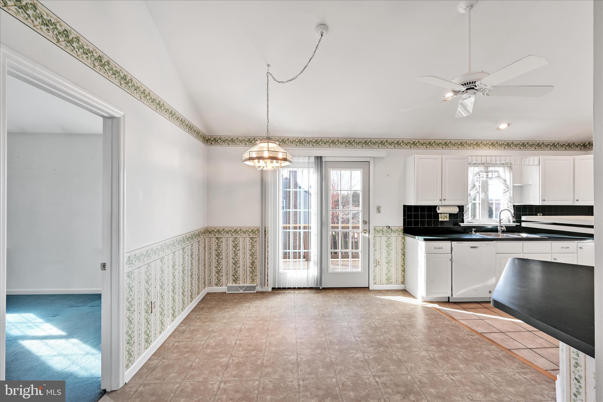 MANOR OAKS - Residential