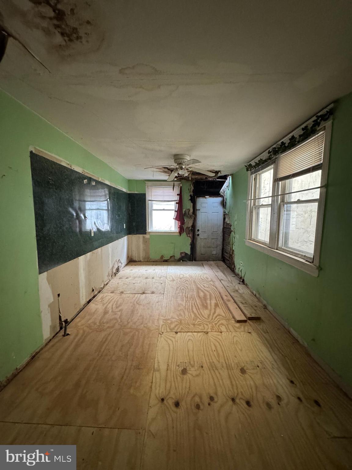 2971 E THOMPSON STREET