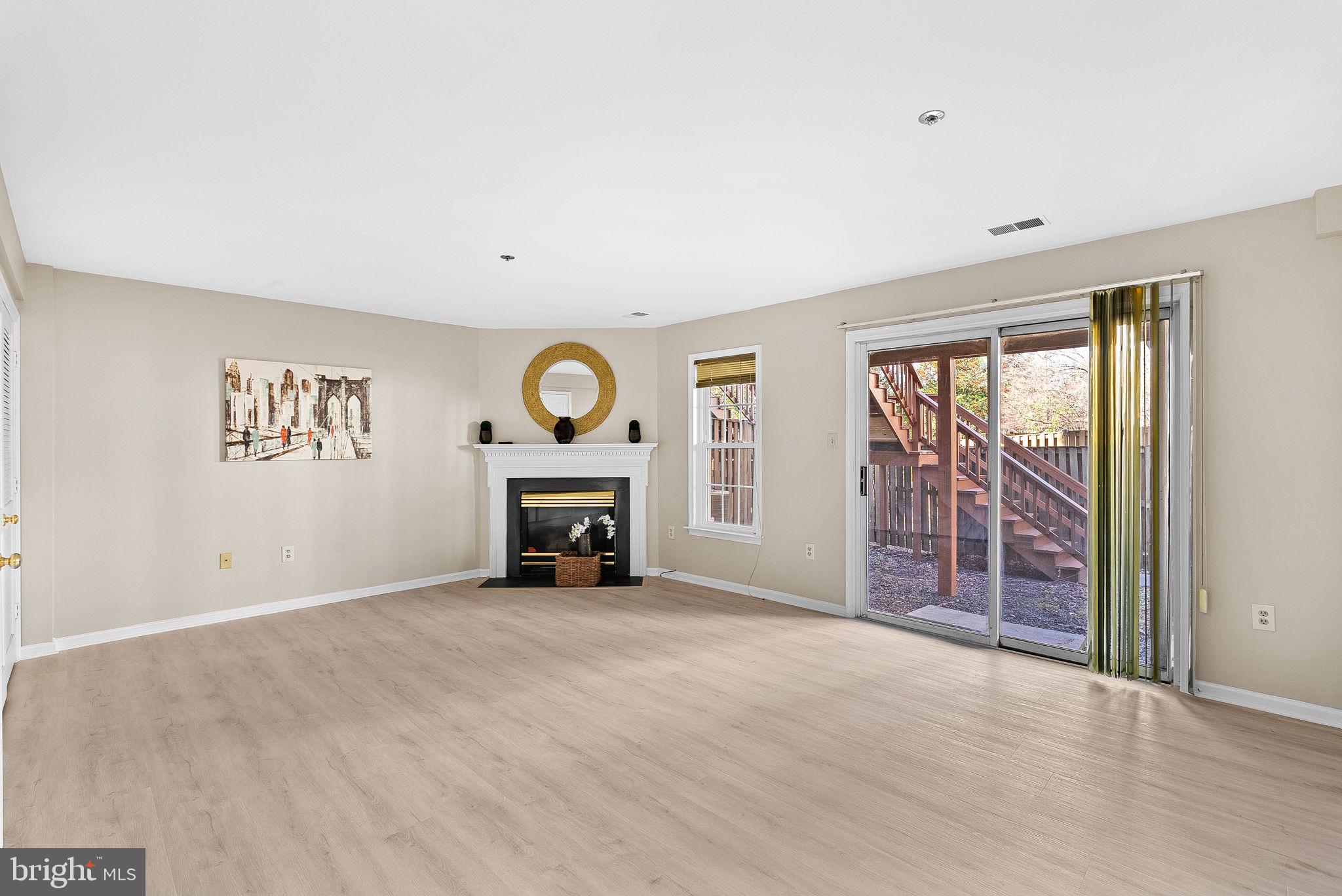 WOODSIDE - Residential Lease