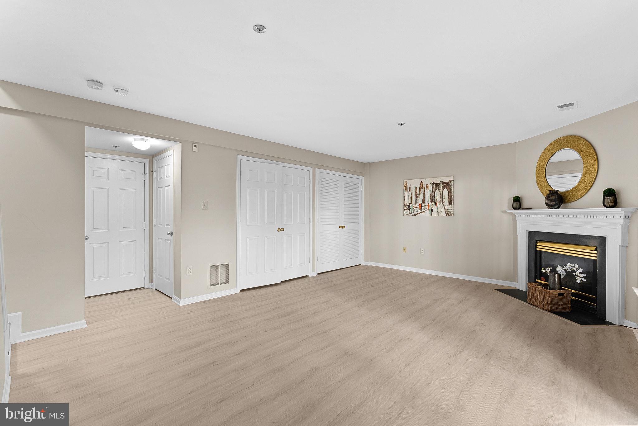 WOODSIDE - Residential Lease