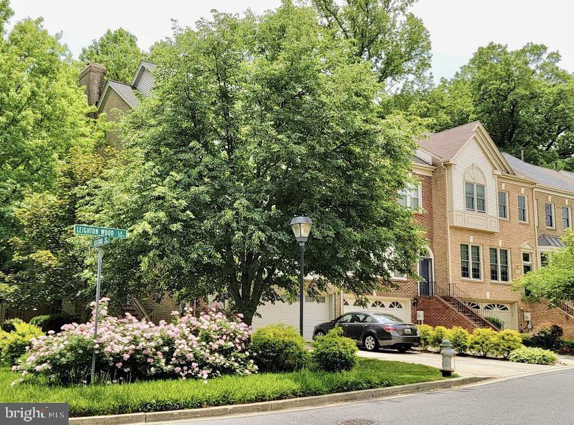 WOODSIDE - Residential Lease