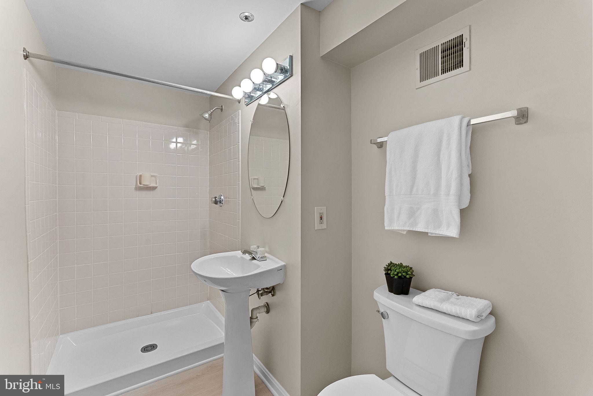 WOODSIDE - Residential Lease