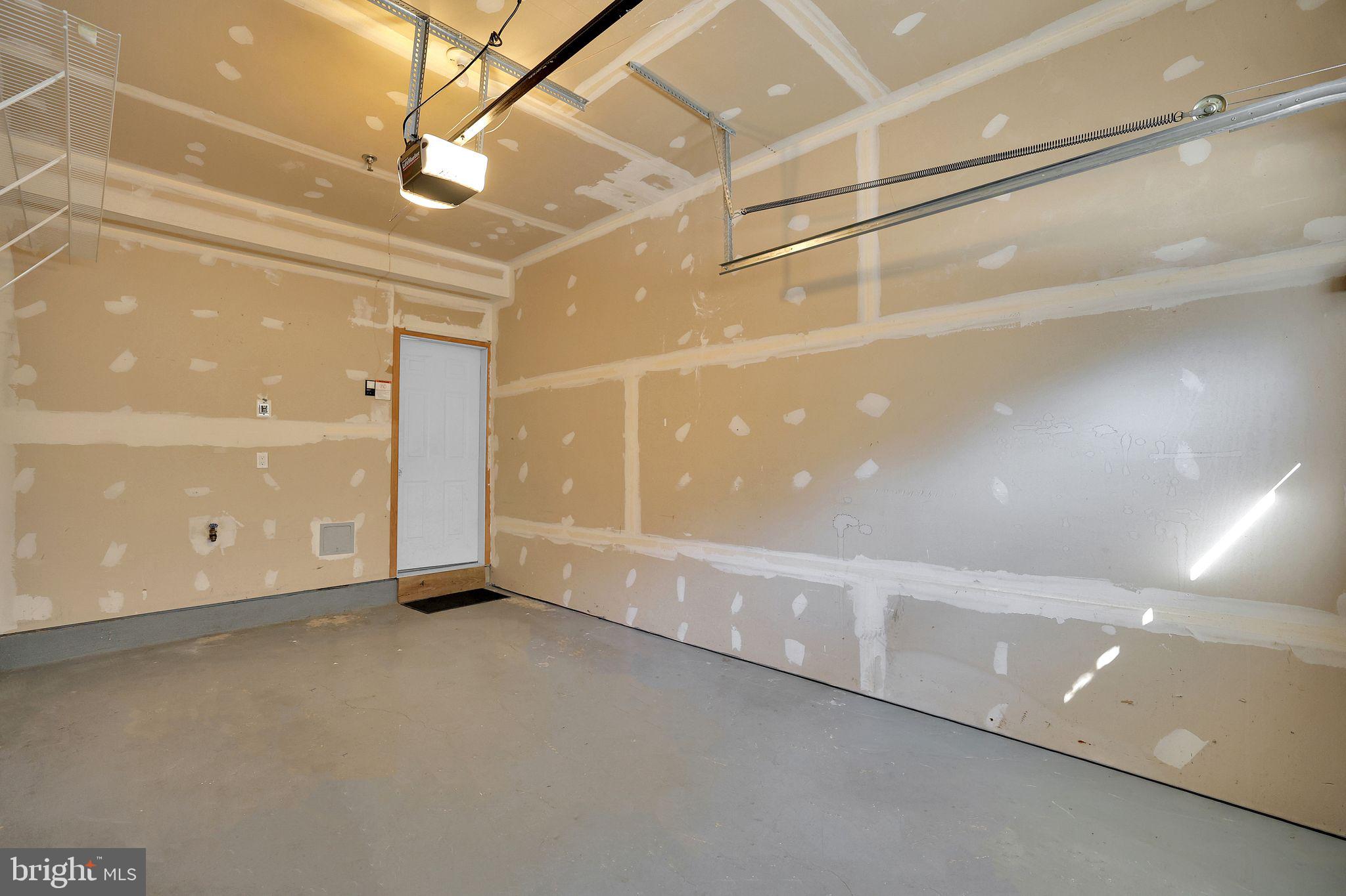 KENTLANDS - Residential Lease