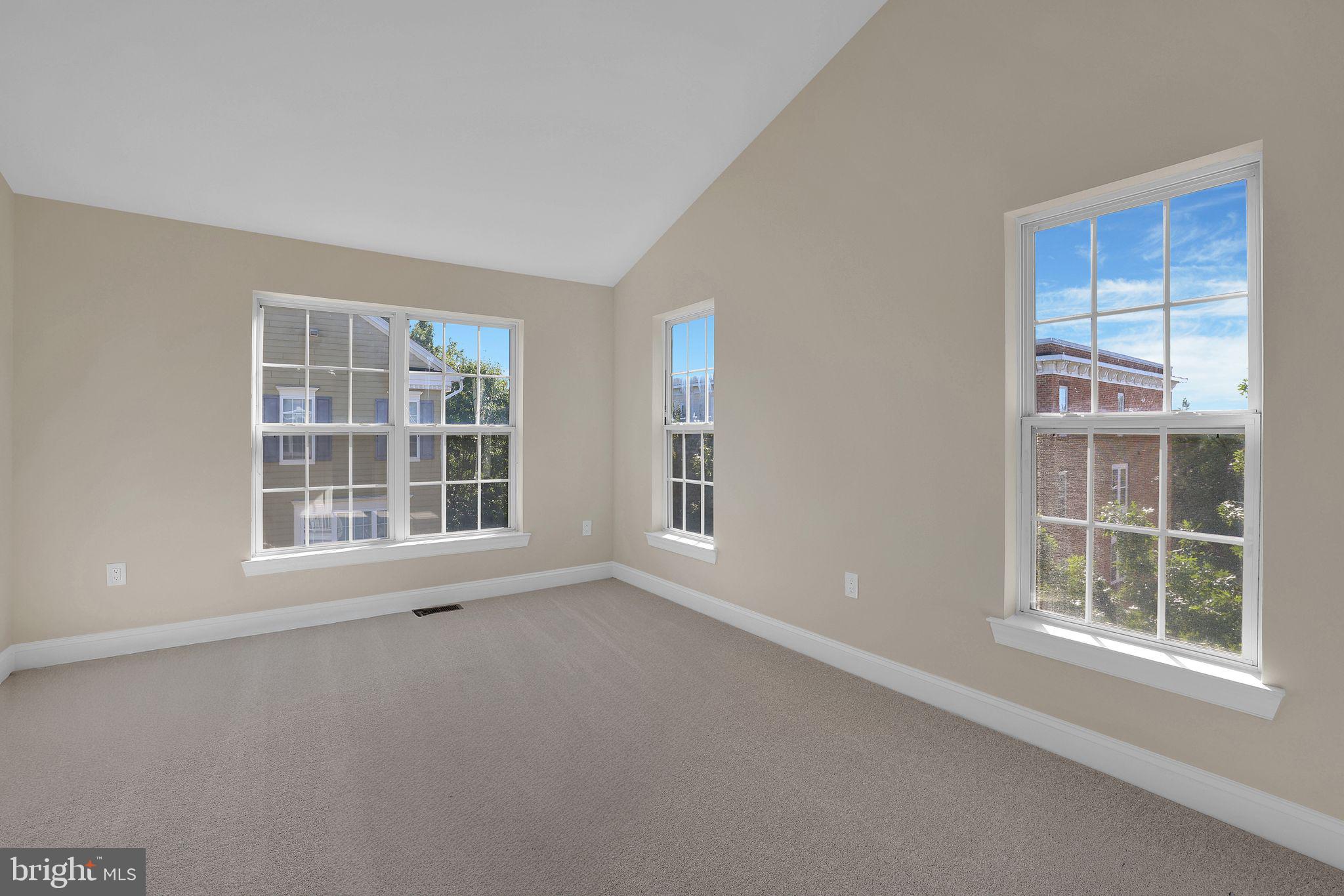 KENTLANDS - Residential Lease