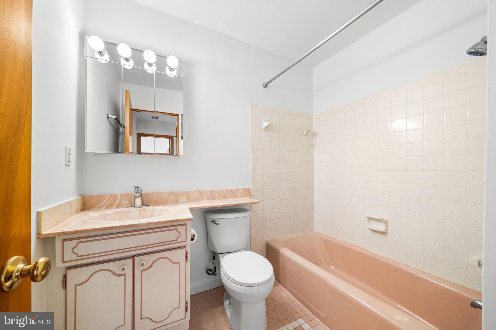 MONROVIA - Residential