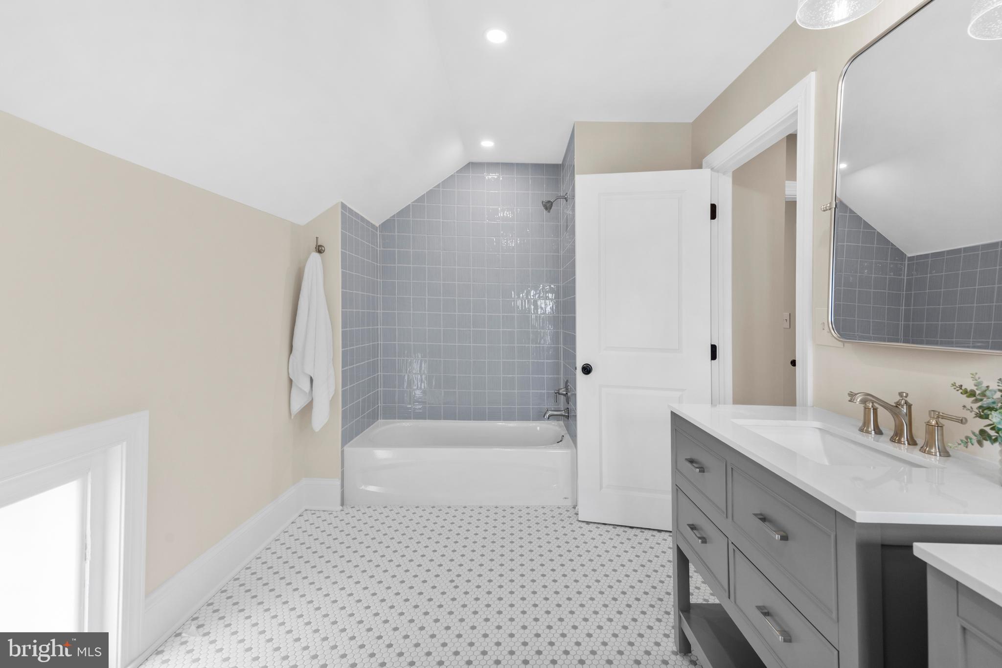 DOYLESTOWN BORO - Residential