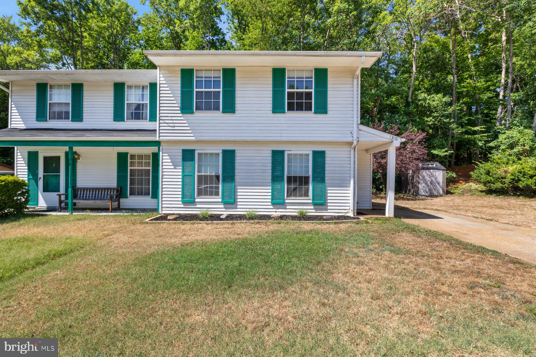 WHISPERING WOODS - Residential