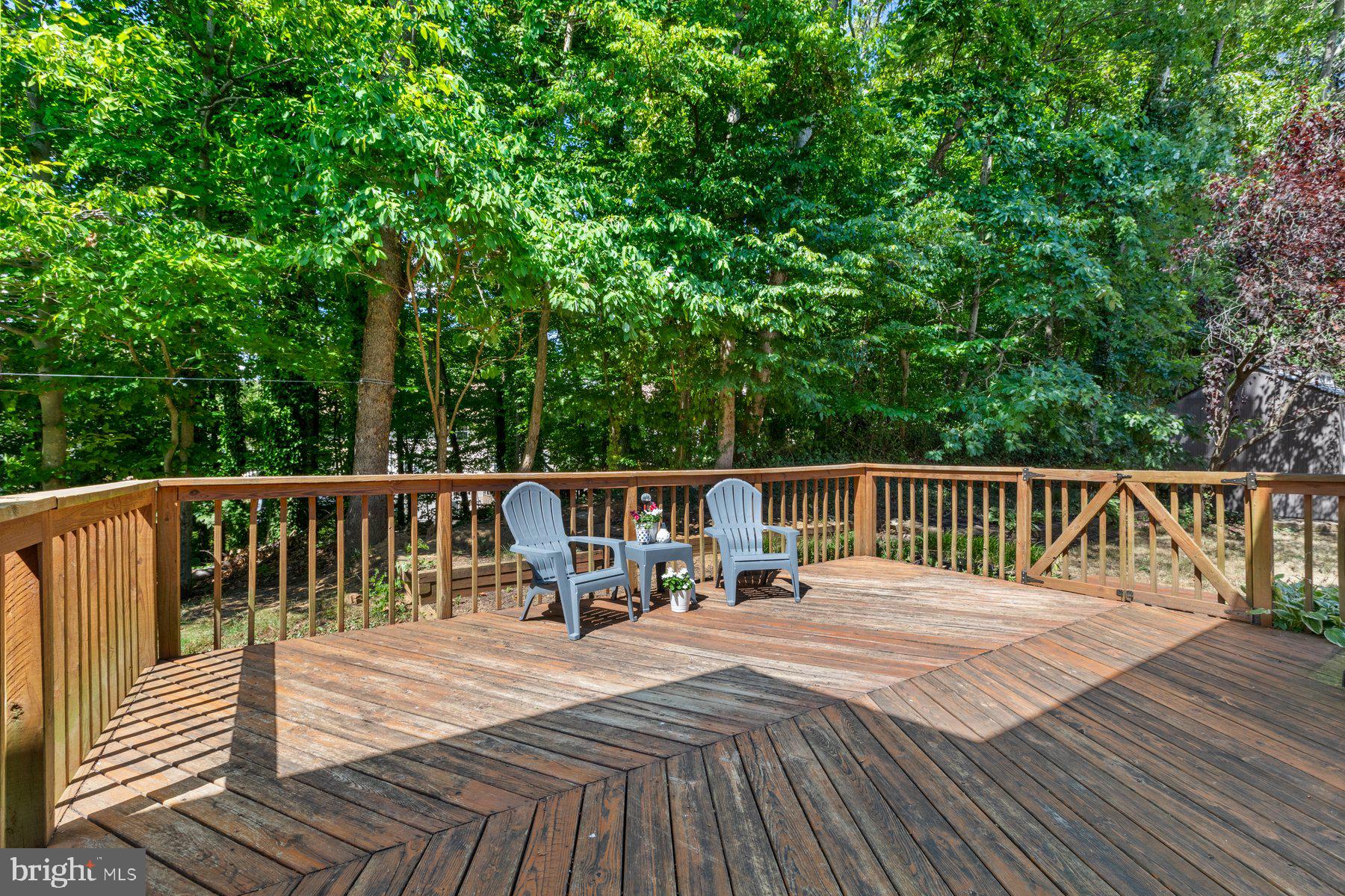 WHISPERING WOODS - Residential