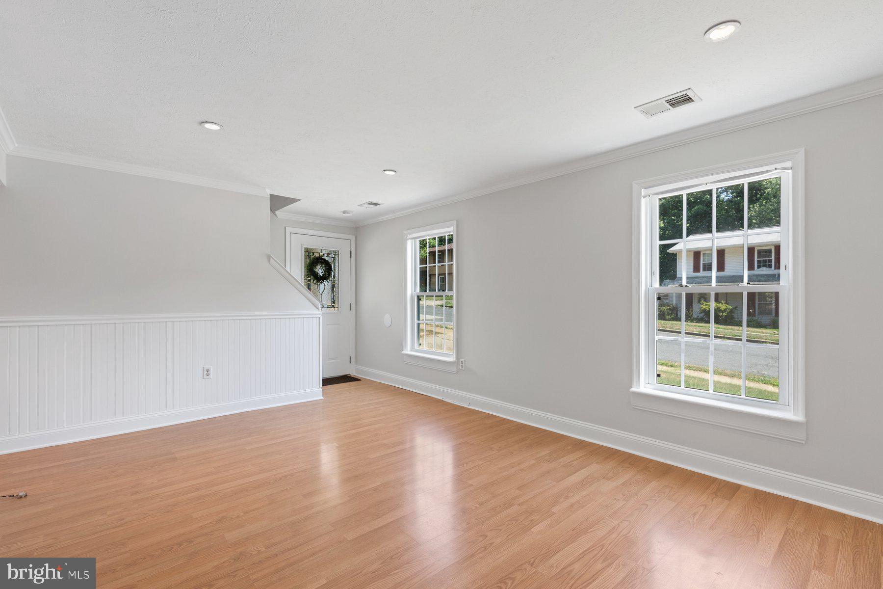 WHISPERING WOODS - Residential