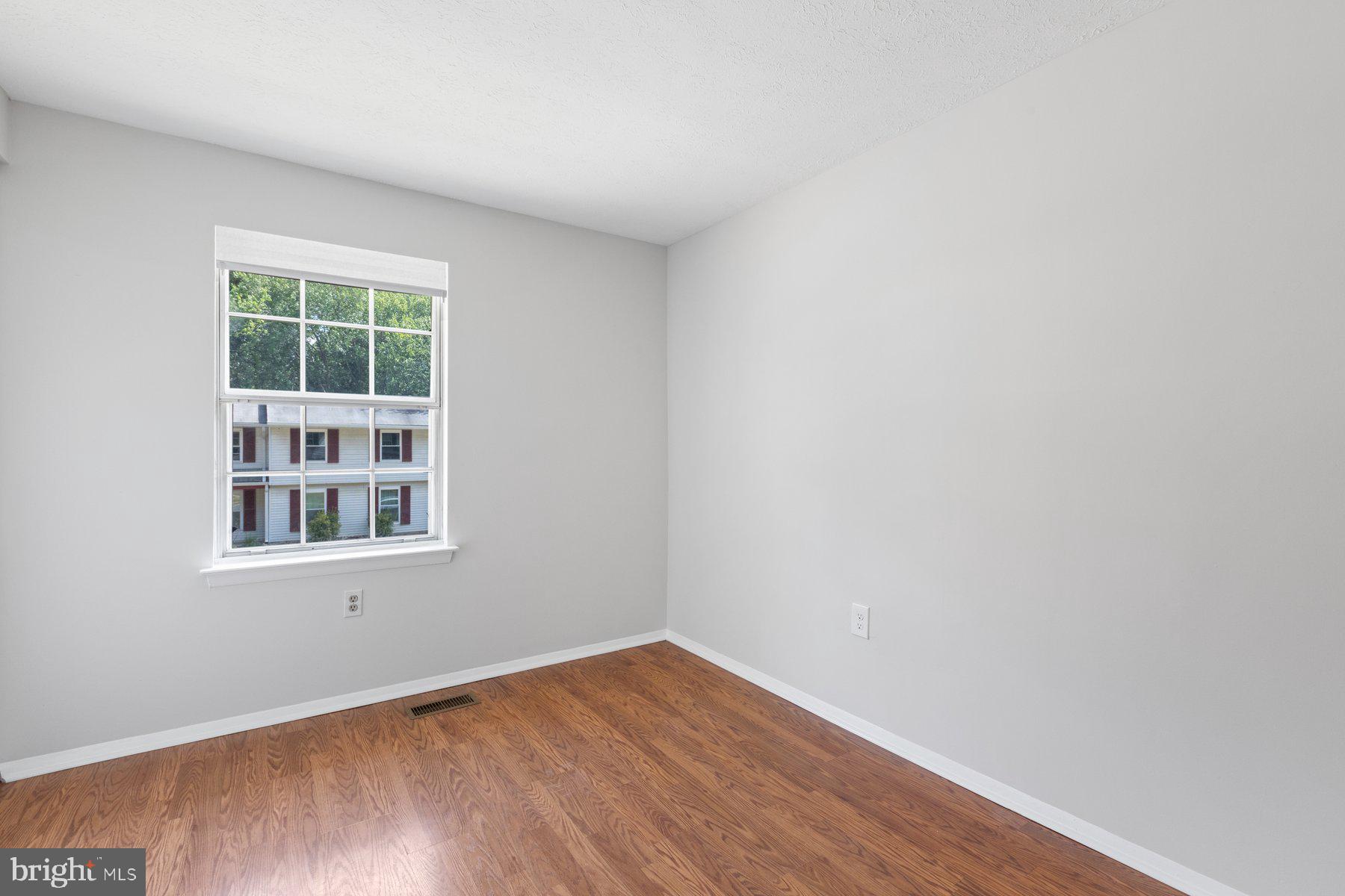 WHISPERING WOODS - Residential