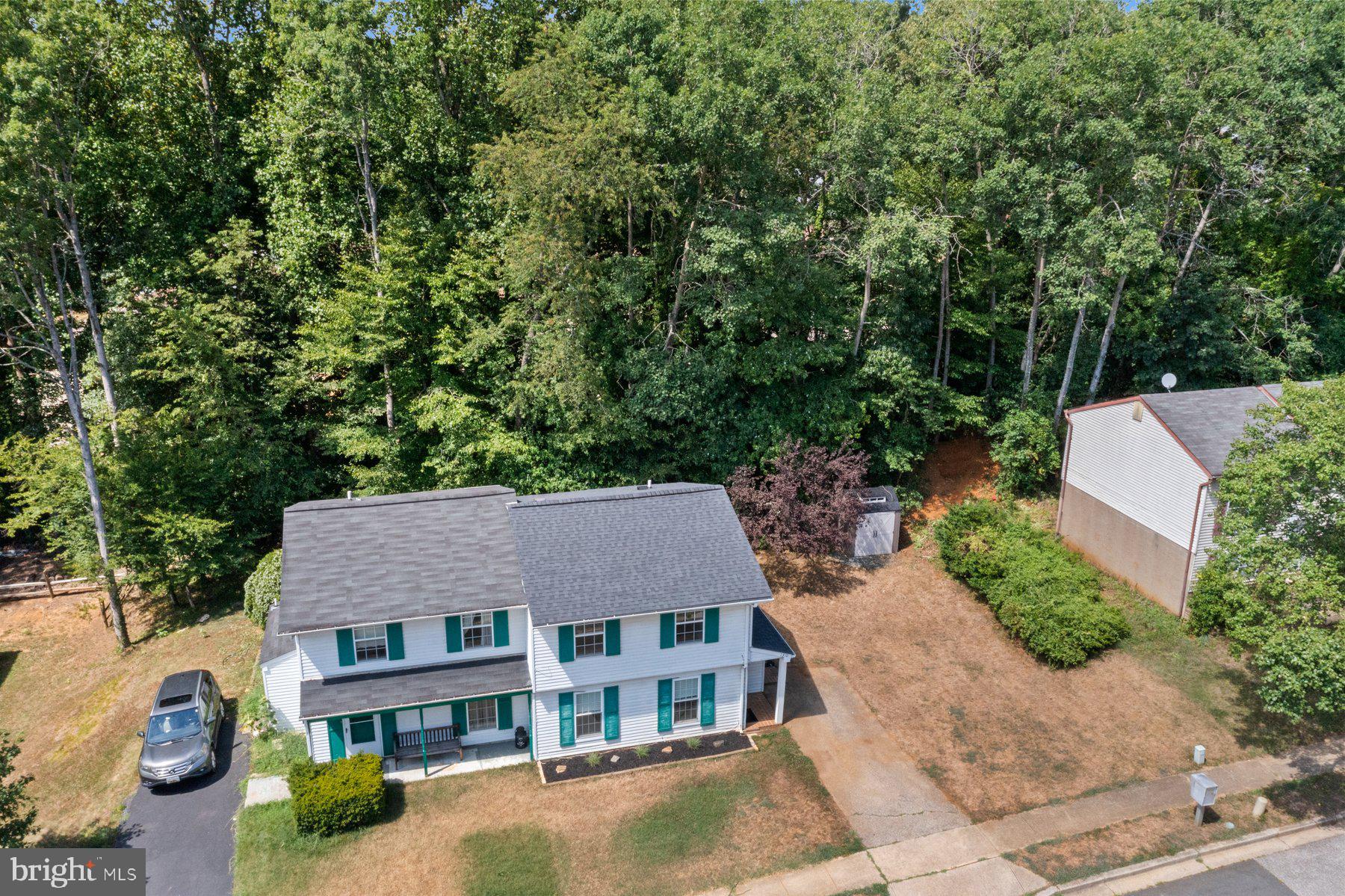 WHISPERING WOODS - Residential