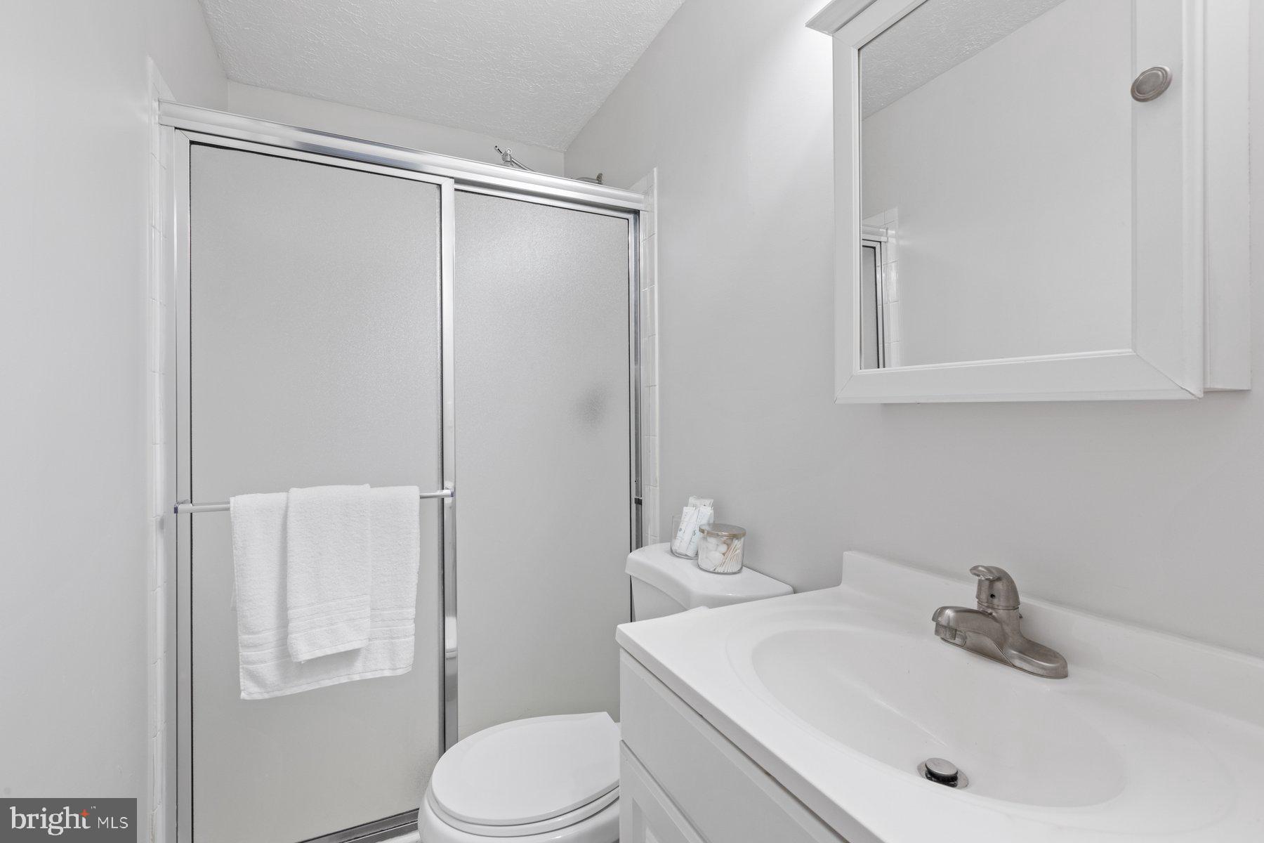 WHISPERING WOODS - Residential