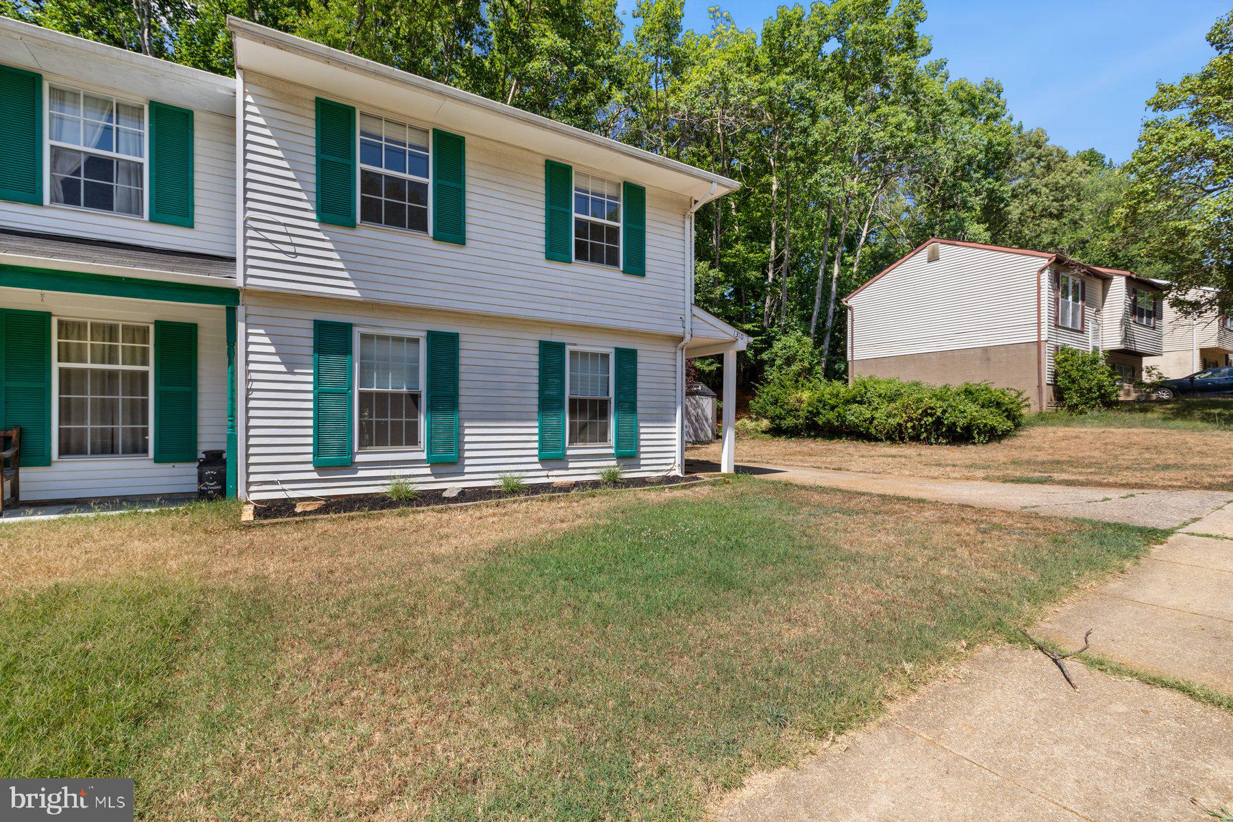 WHISPERING WOODS - Residential