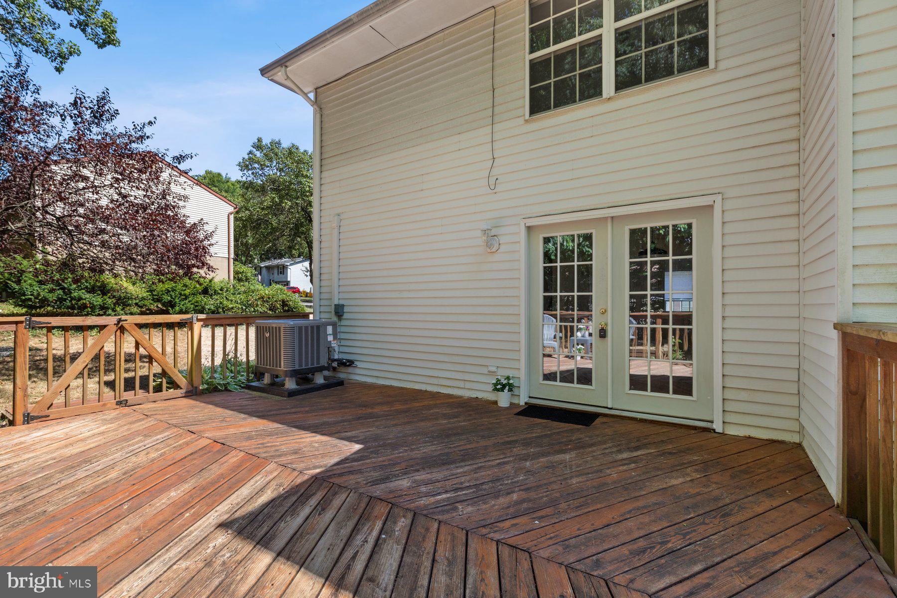 WHISPERING WOODS - Residential