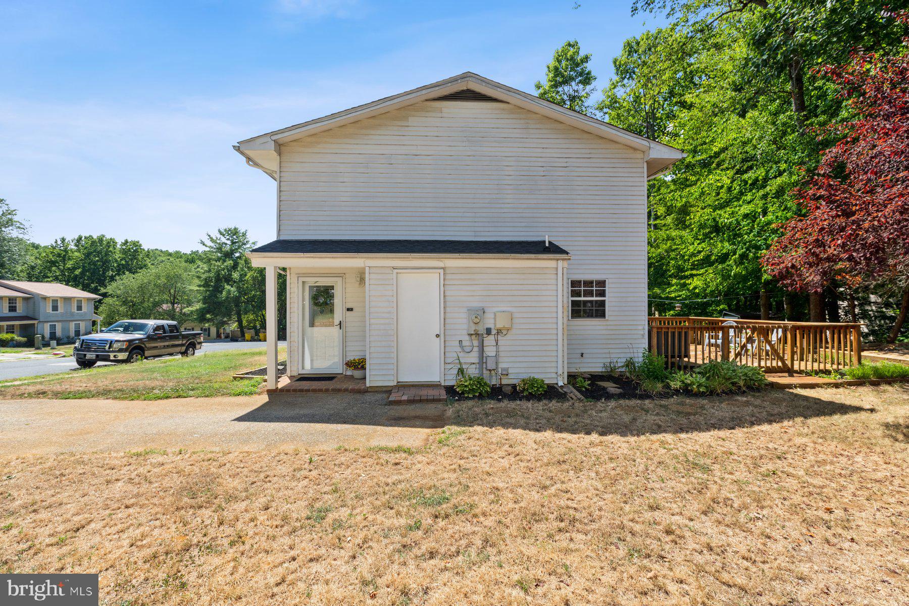 WHISPERING WOODS - Residential