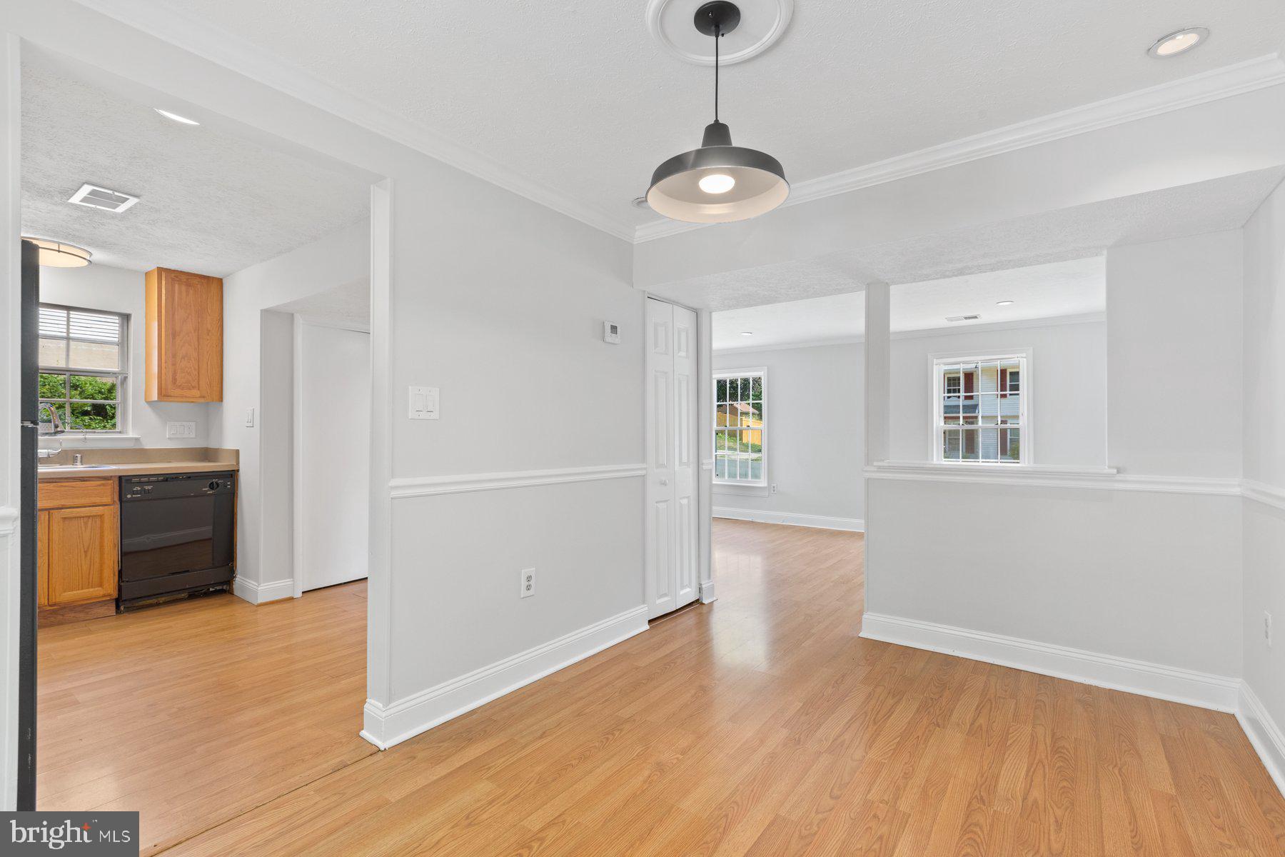 WHISPERING WOODS - Residential