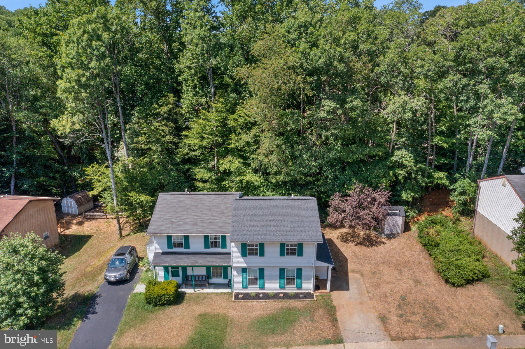 WHISPERING WOODS - Residential