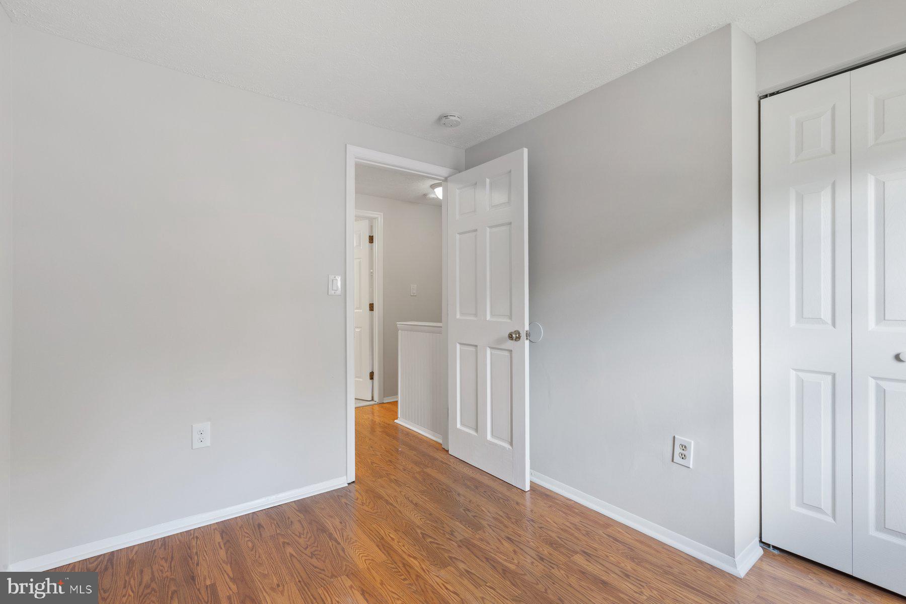 WHISPERING WOODS - Residential