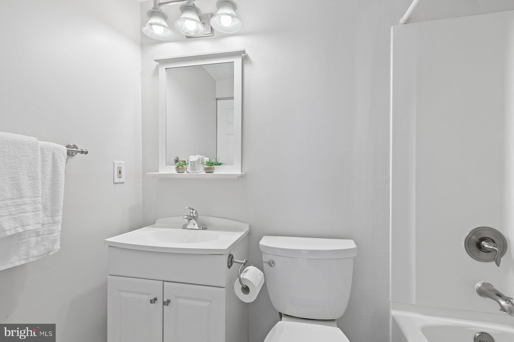 WHISPERING WOODS - Residential