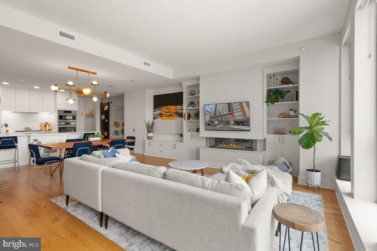 1211 VAN STREET SE PH-13B