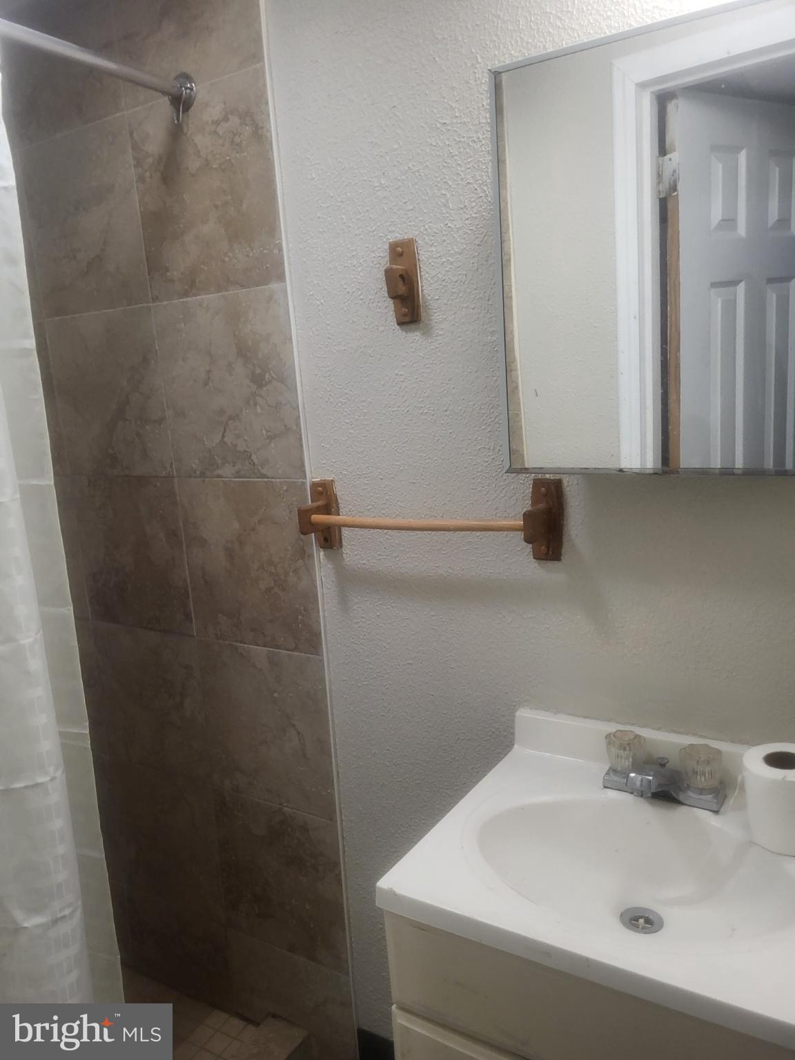 CRESCENTVILLE - Residential