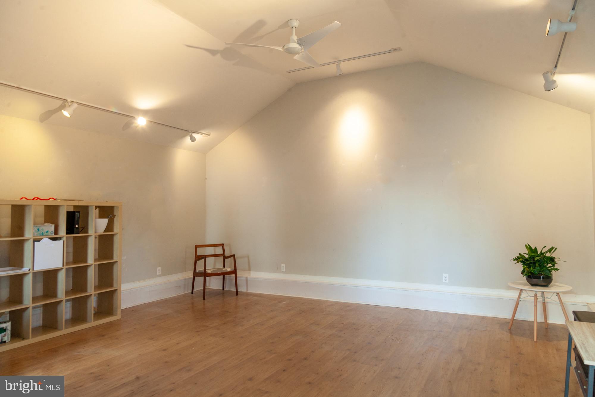 LAVENDER HILL - Residential