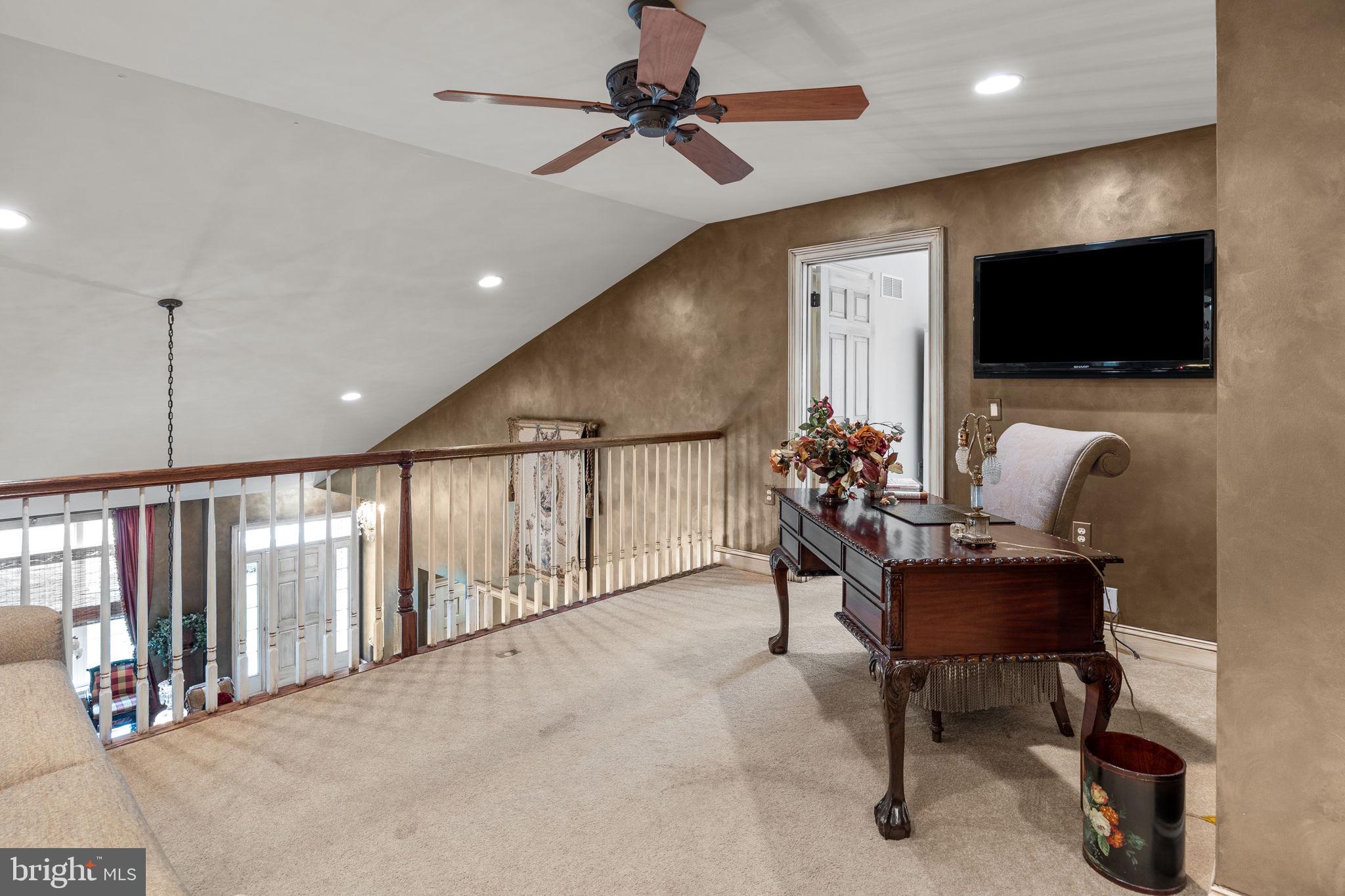 VILLAS OF NEWTOWN - Residential