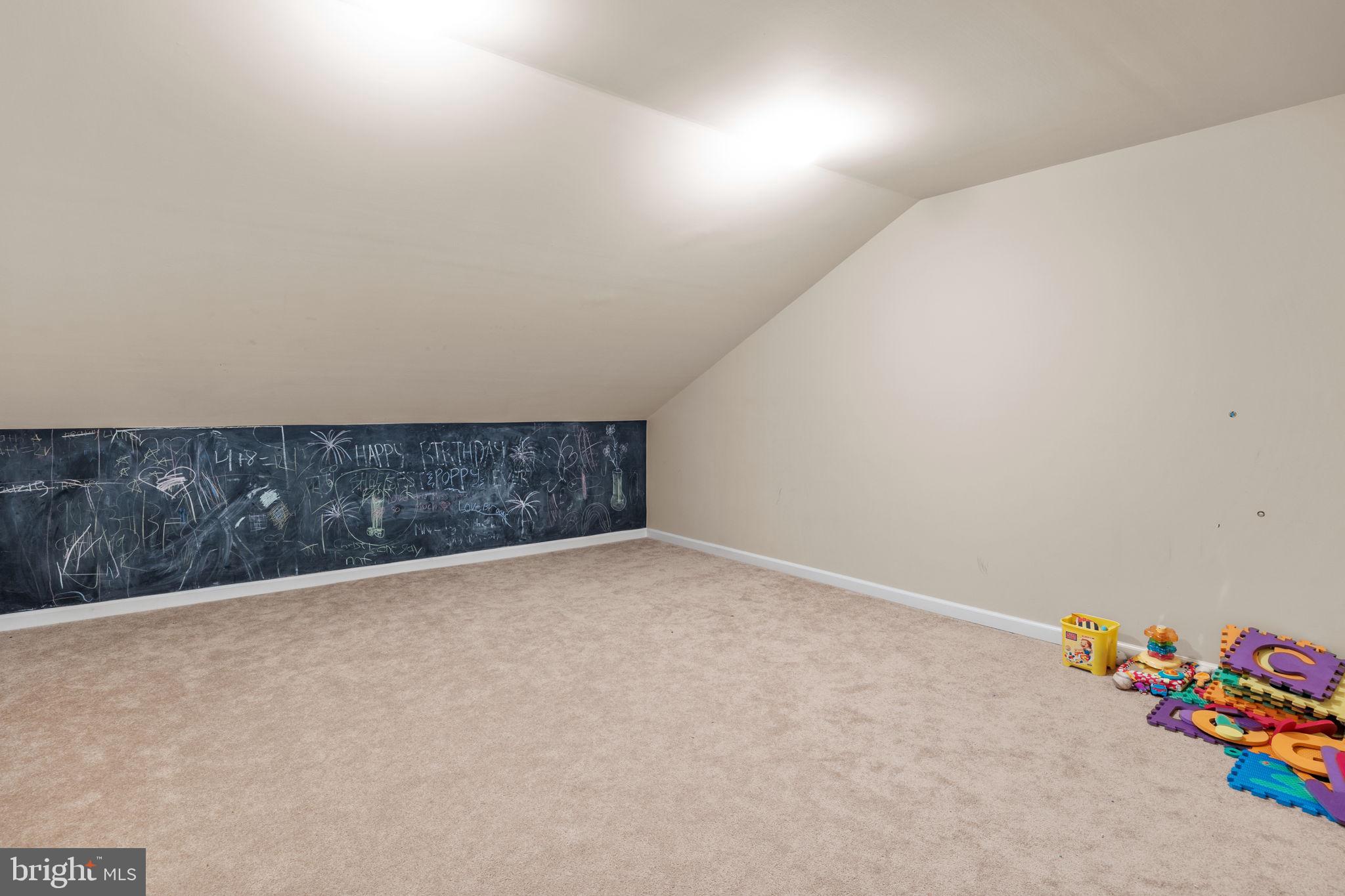 VILLAS OF NEWTOWN - Residential