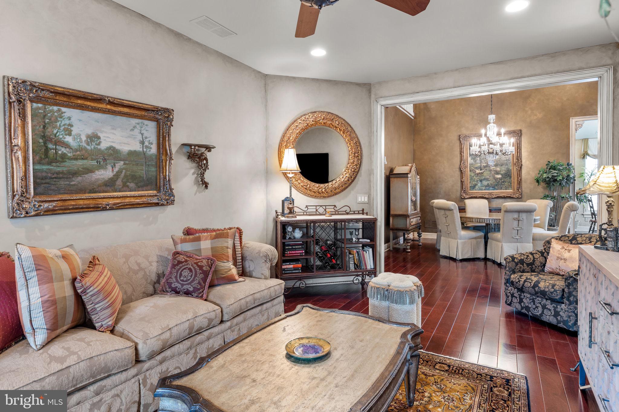 VILLAS OF NEWTOWN - Residential